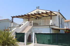Appartamenti Mac, trilocali vicino al mare con posto auto